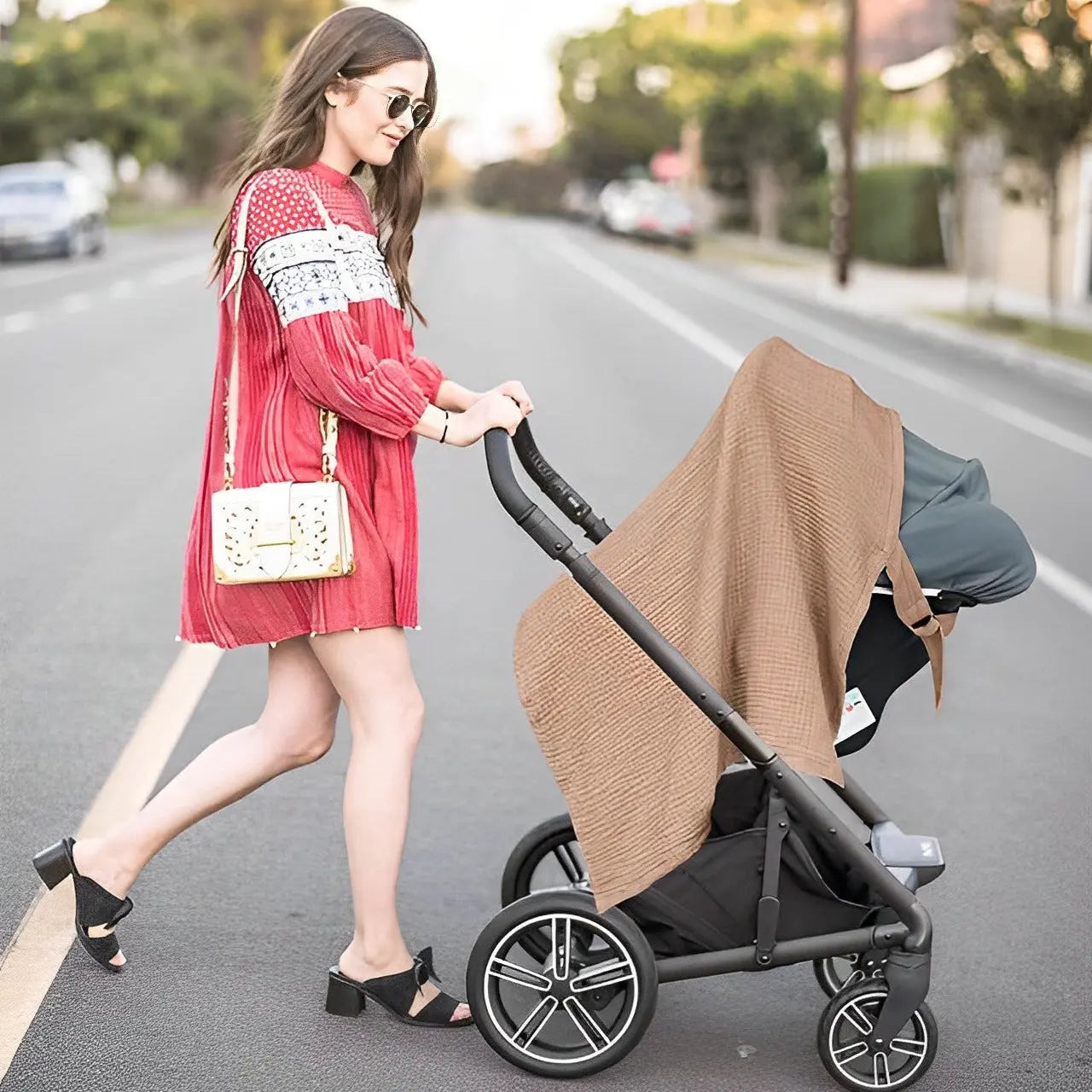 Nursing cover with underwire