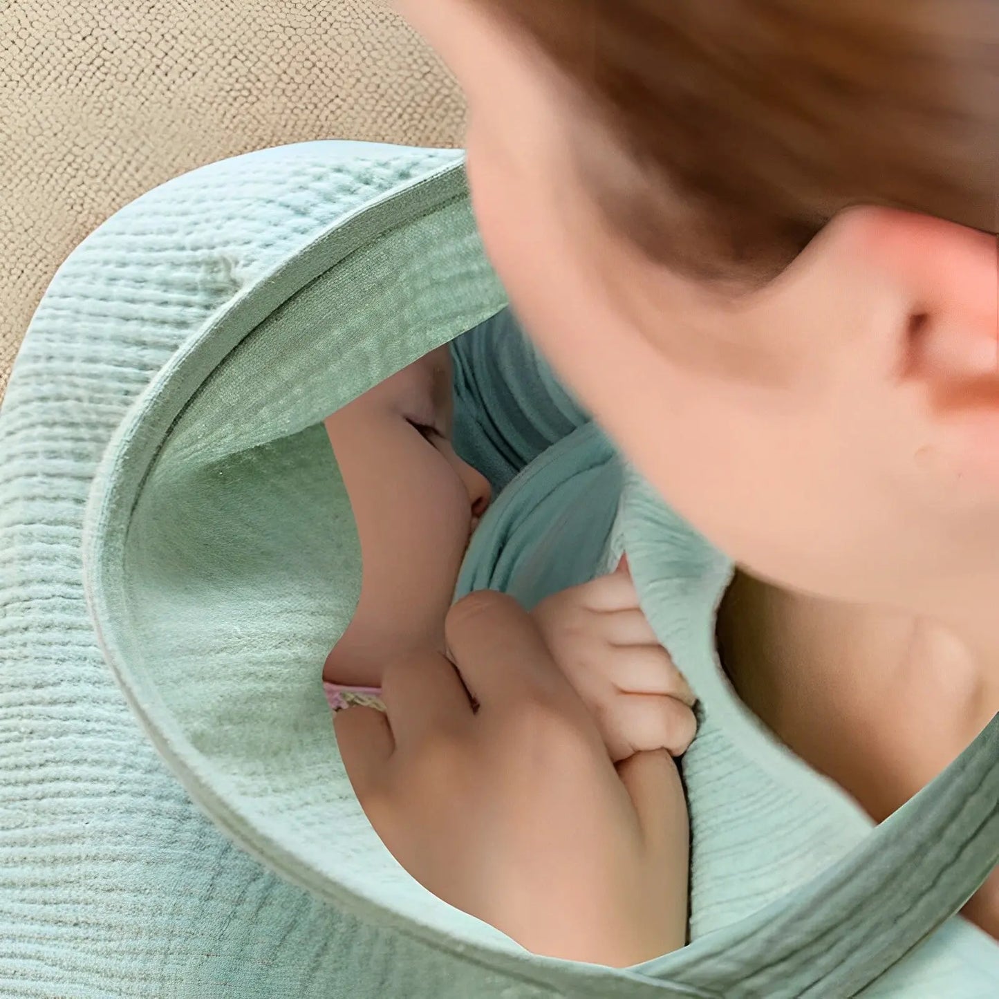 Nursing cover with underwire