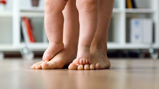 Warum haben Babys oft O-Beine?