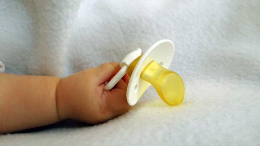 Wie sich ein Schnuller auf die Entwicklung des Babykiefers auswirkt und warum ergonomische Schnuller so wertvoll sind